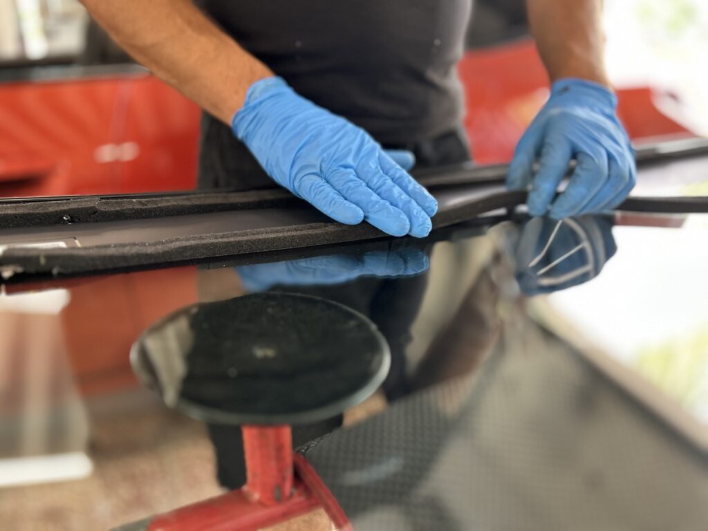 Profi szélvédő csere és javítás autouvegek.hu kínálatában